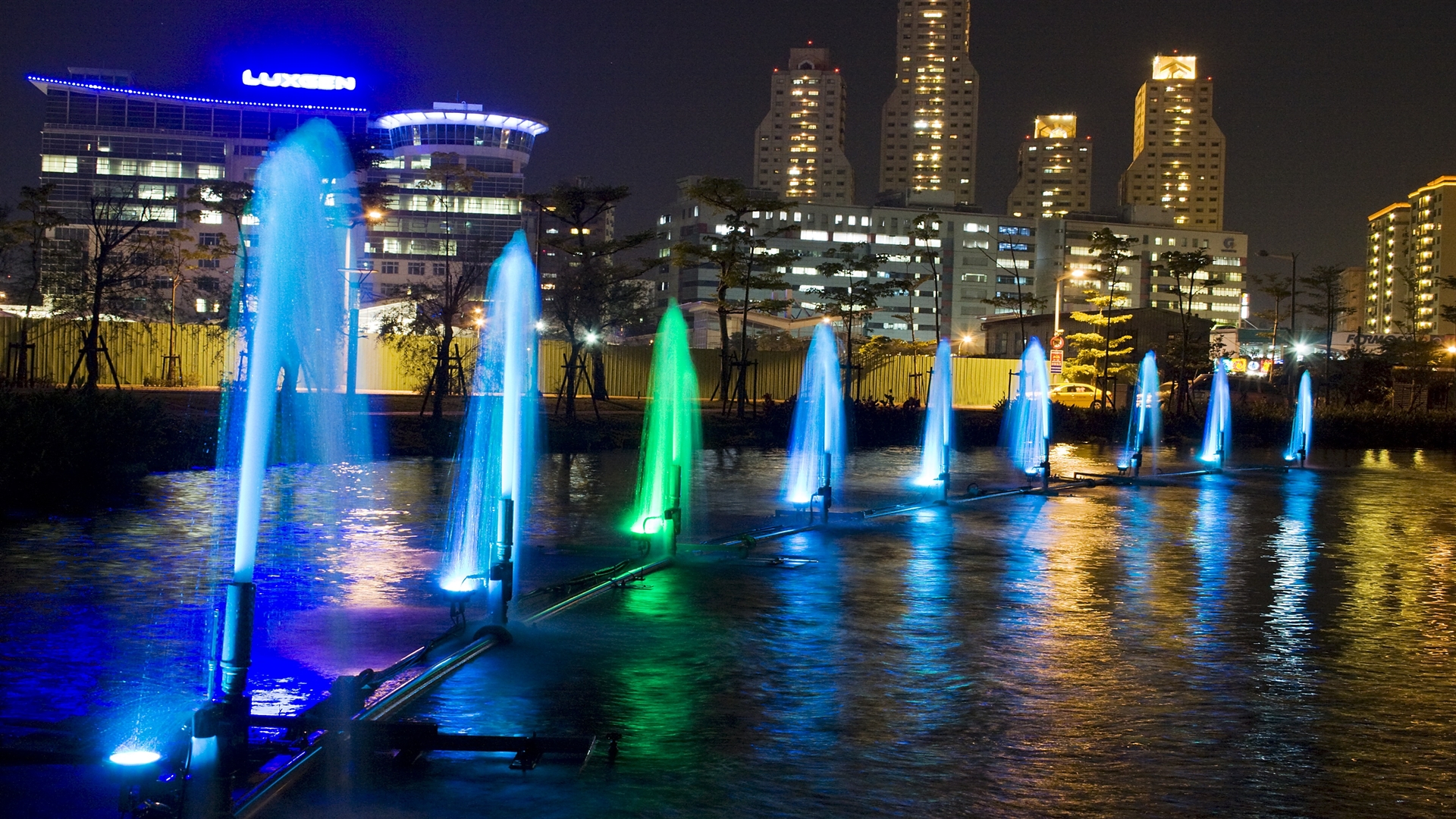 新店裕隆城公園水舞