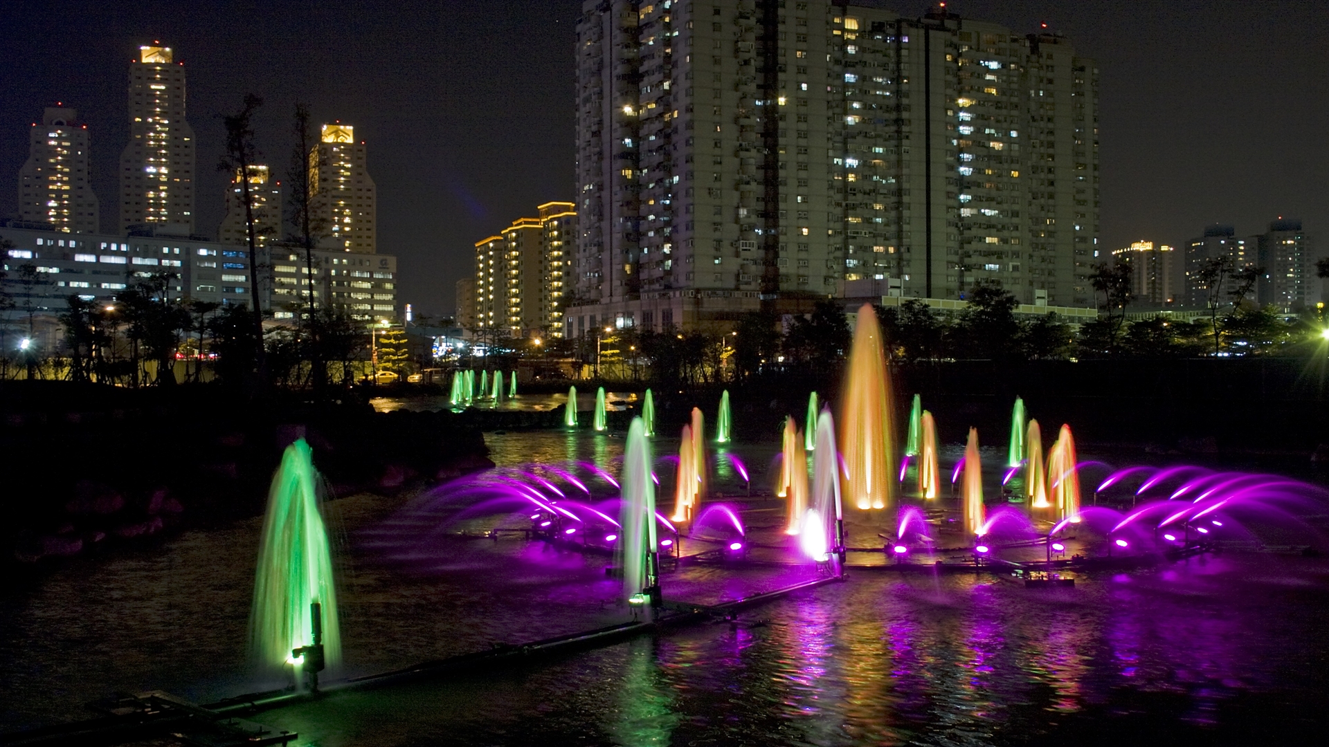 新店裕隆城公園水舞