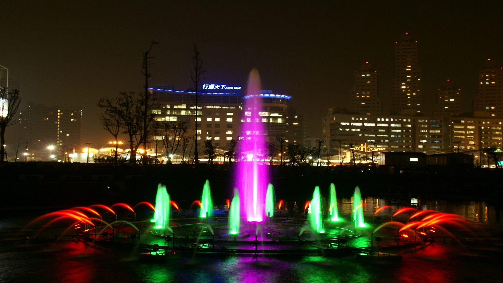 新店裕隆城公園水舞